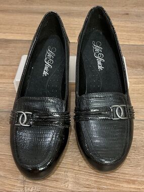 Life Stride Black patent leather Croc-Texture Loafers w/pewter Bit Detail, SZ 8W